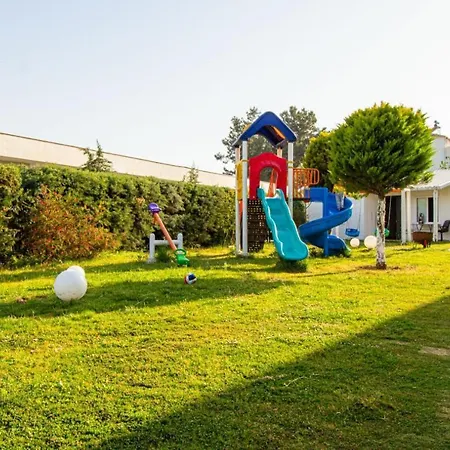 Beverly Hills Villa *